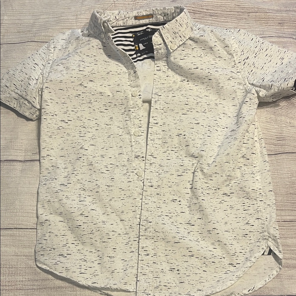 Boys Deni & Flower White and Black Speckled Short Sleeve button up size 8